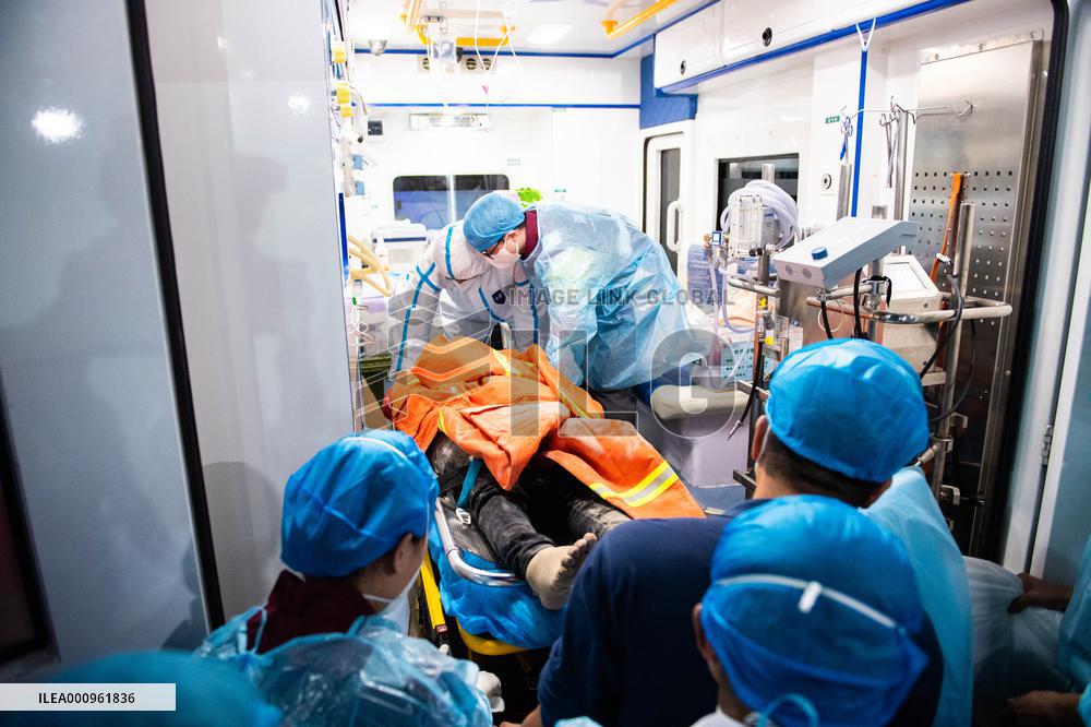 CHINA-HUNAN-CHANGSHA-BUILDING COLLAPSE-RESCUE (CN)