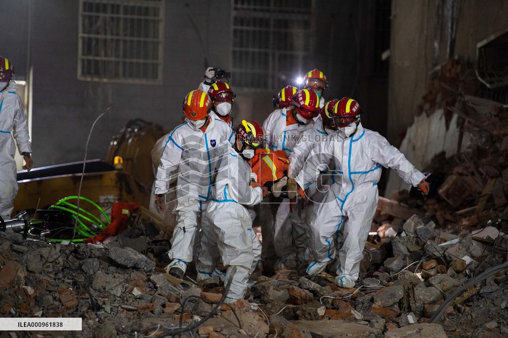 CHINA-HUNAN-CHANGSHA-BUILDING COLLAPSE-RESCUE (CN)
