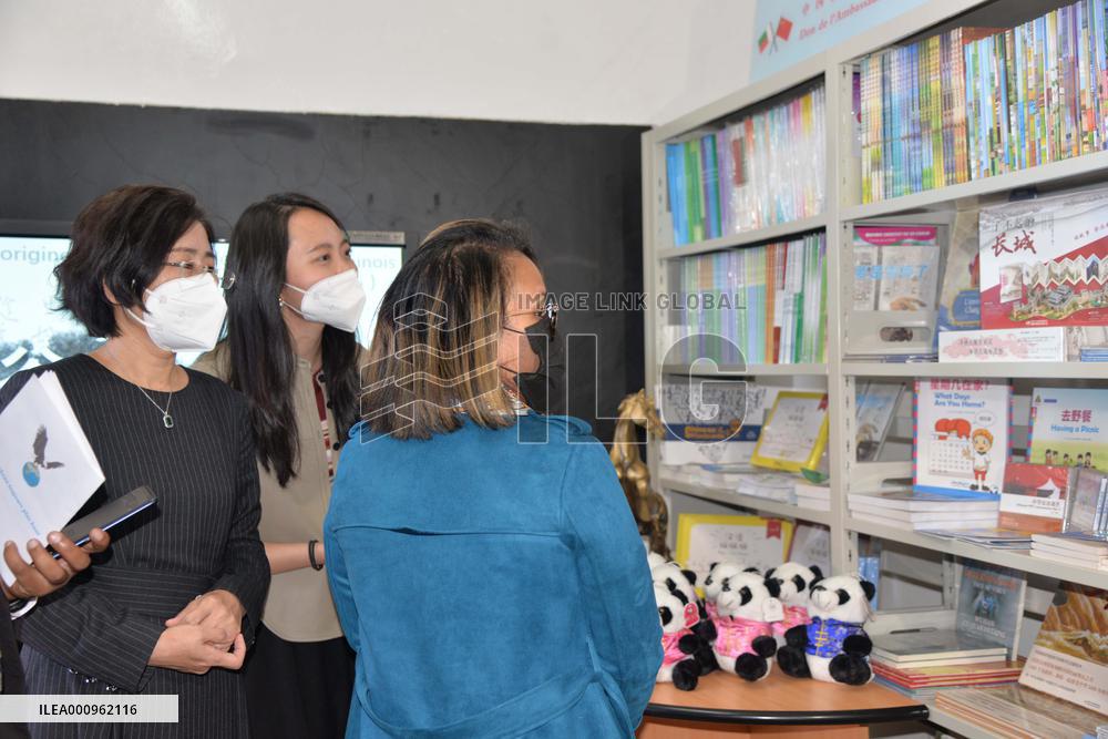 MADAGASCAR-ANTANANARIVO-CHINESE BOOKS-DONATION