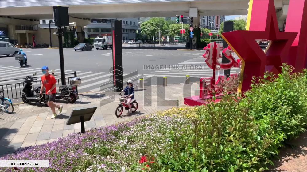 Logistics and delivery companies resume work in Shanghai to ensure supply