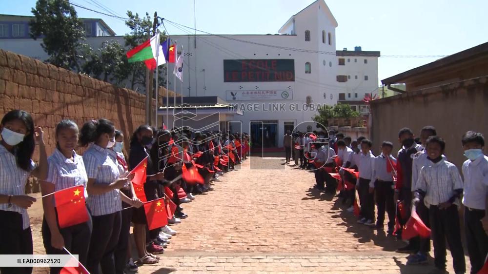 China donates books to Malagasy school boosting cultural exchange