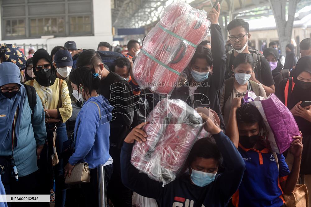 INDONESIA-JAKARTA-EID AL-FITR-RETURN