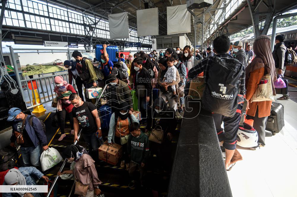 INDONESIA-JAKARTA-EID AL-FITR-RETURN