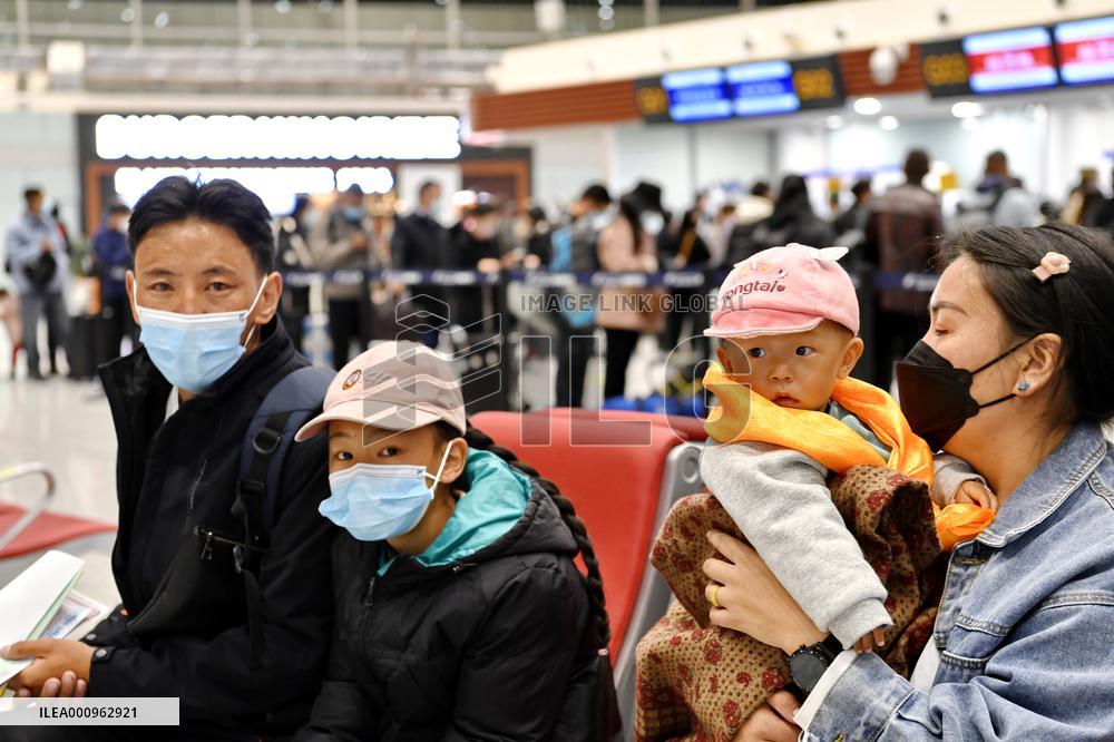 CHINA-TIBET-LHASA-CHD-CHILDREN-TREATMENT-DEPARTURE (CN)