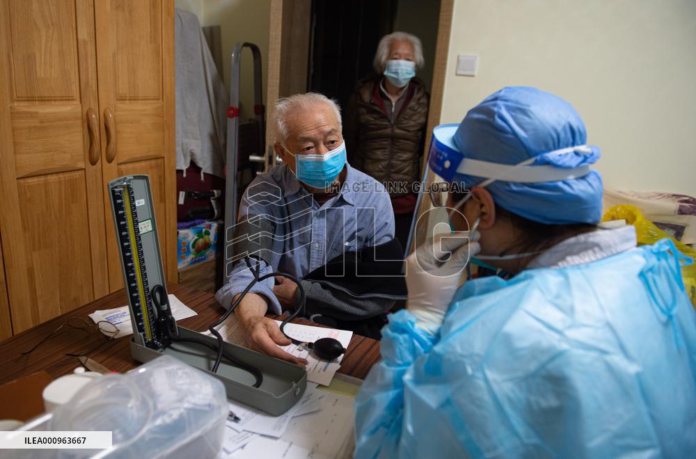 CHINA-BEIJING-COVID-19-VACCINATION-ELDERLY-HOME SERVICE (CN)