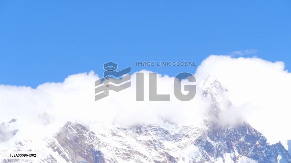 Chinese researcher on Qomolangma expedition shares mountaineering tips