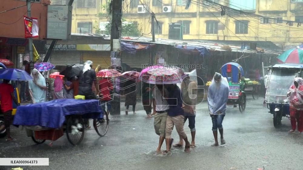 Temperature plummets as Cyclone Asani brings intermittent rain to Bangladesh