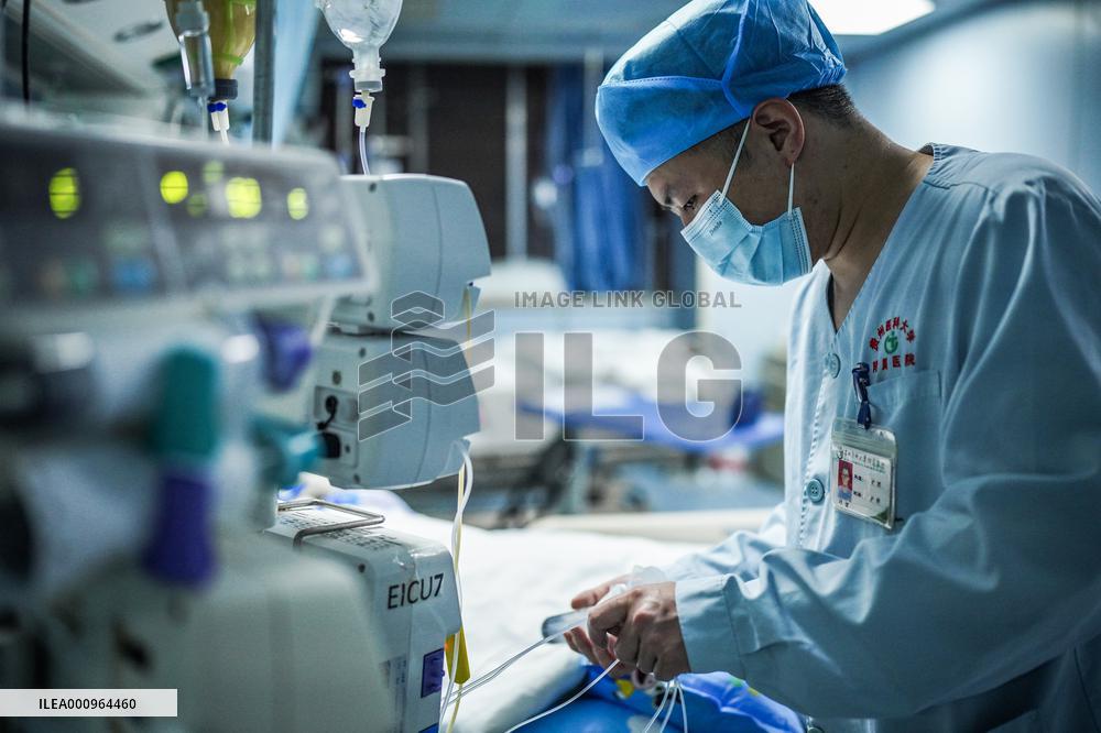 CHINA-GUIZHOU-GUIYANG-MALE NURSES (CN)