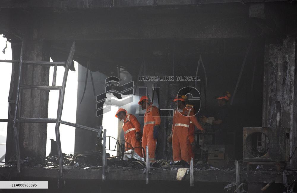 INDIA-NEW DELHI-COMMERCIAL BUILDING-MASSIVE FIRE