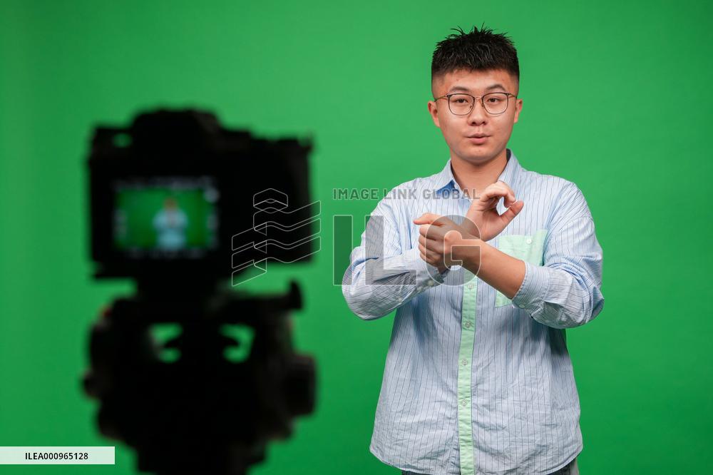 CHINA-NANJING-SIGN LANGUAGE-INTERPRETER (CN)
