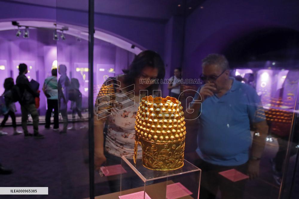 ROMANIA-BUCHAREST-MUSEUM NIGHT