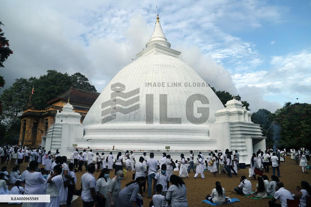 SRI LANKA-COLOMBO-VESAK FESTIVAL