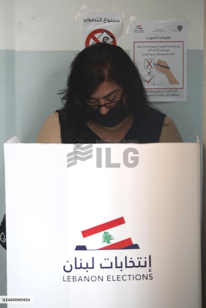 LEBANON-BEIRUT-PARLIAMENTARY ELECTIONS-VOTE