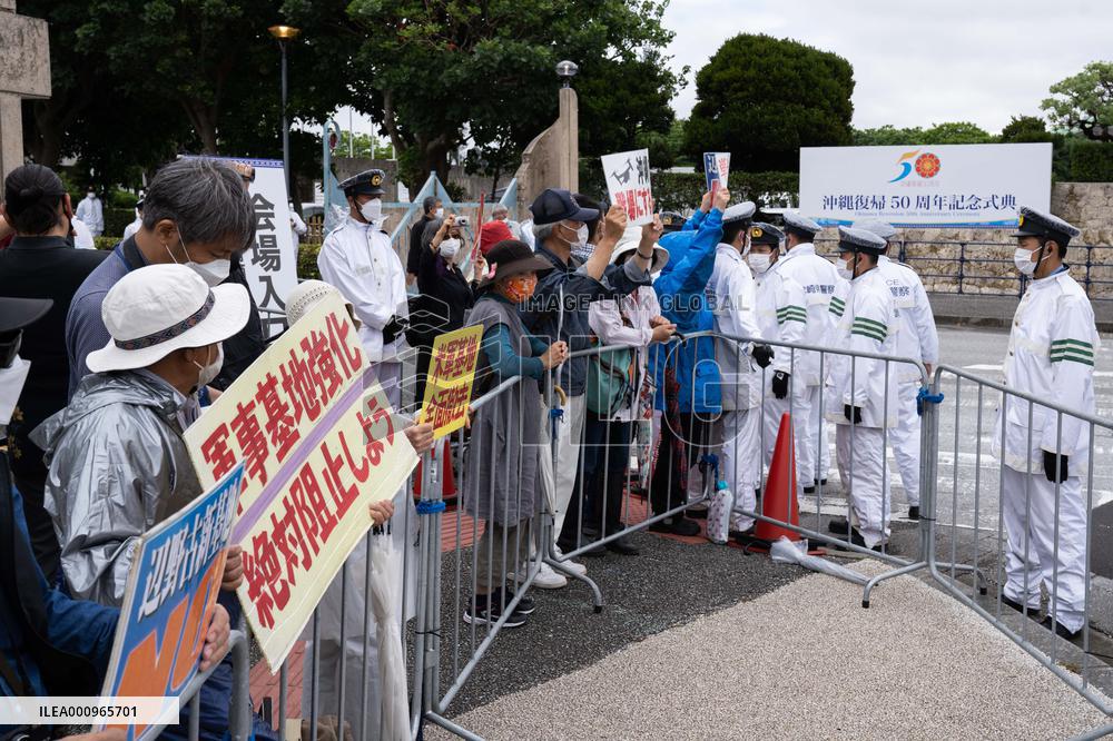 JAPAN-OKINAWA-50TH ANNIVERSARY-PROTEST