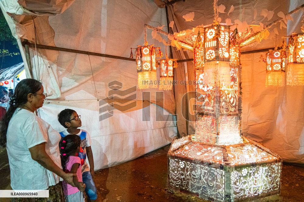SRI LANKA-COLOMBO-VESAK FESTIVAL-DECORATION