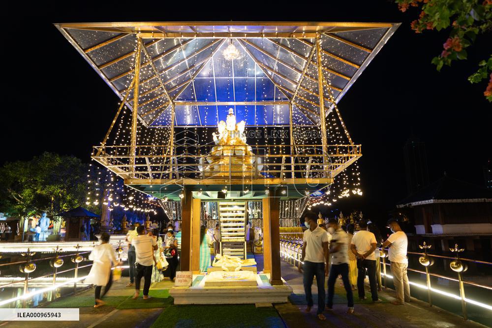 SRI LANKA-COLOMBO-VESAK FESTIVAL-DECORATION