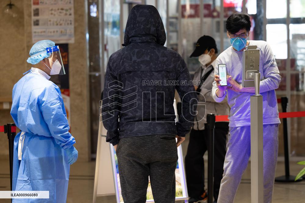 CHINA-SHANGHAI-COVID-19-LIFE (CN)