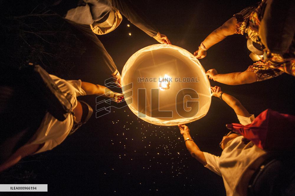 INDONESIA-MAGELANG-LANTERN-VESAK DAY-CELEBRATION