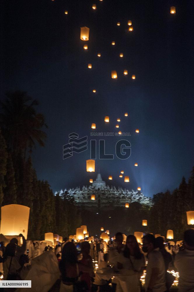 INDONESIA-MAGELANG-LANTERN-VESAK DAY-CELEBRATION