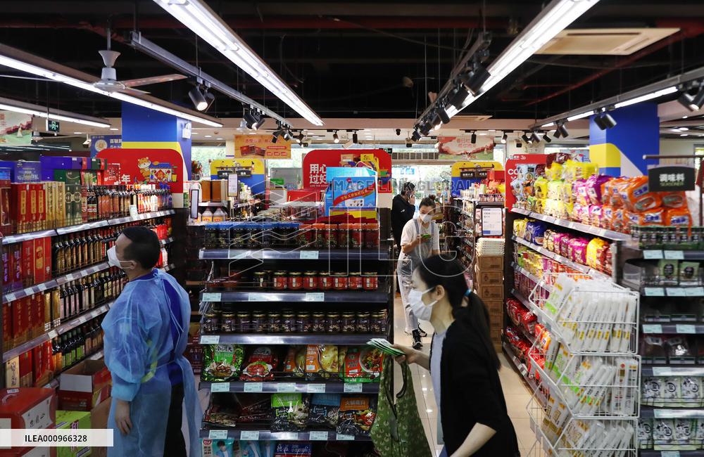 CHINA-SHANGHAI-COMMUNITY TRANSMISSION-CUTTING OFF (CN)