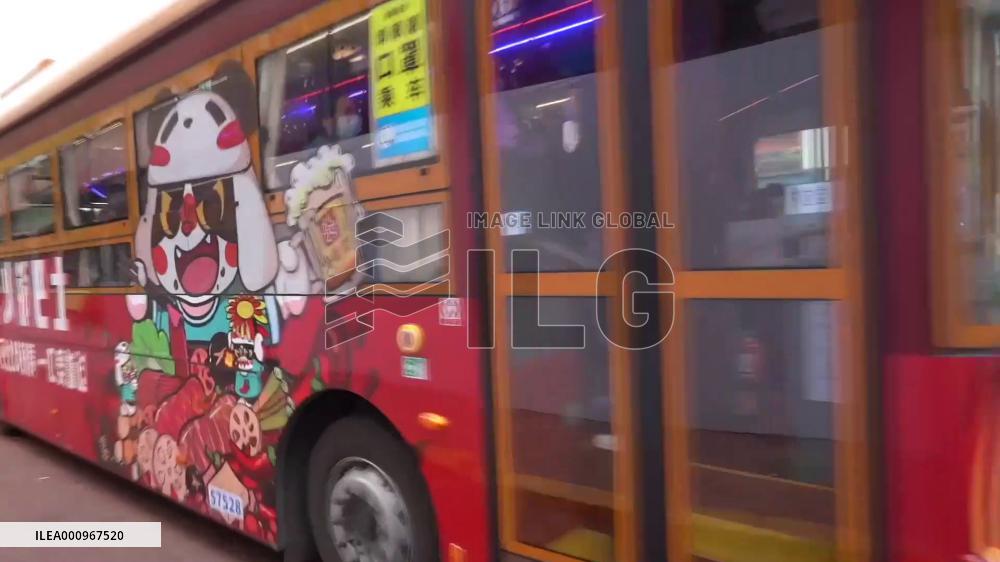 Hot pot-themed buses launched in SW China's Chengdu