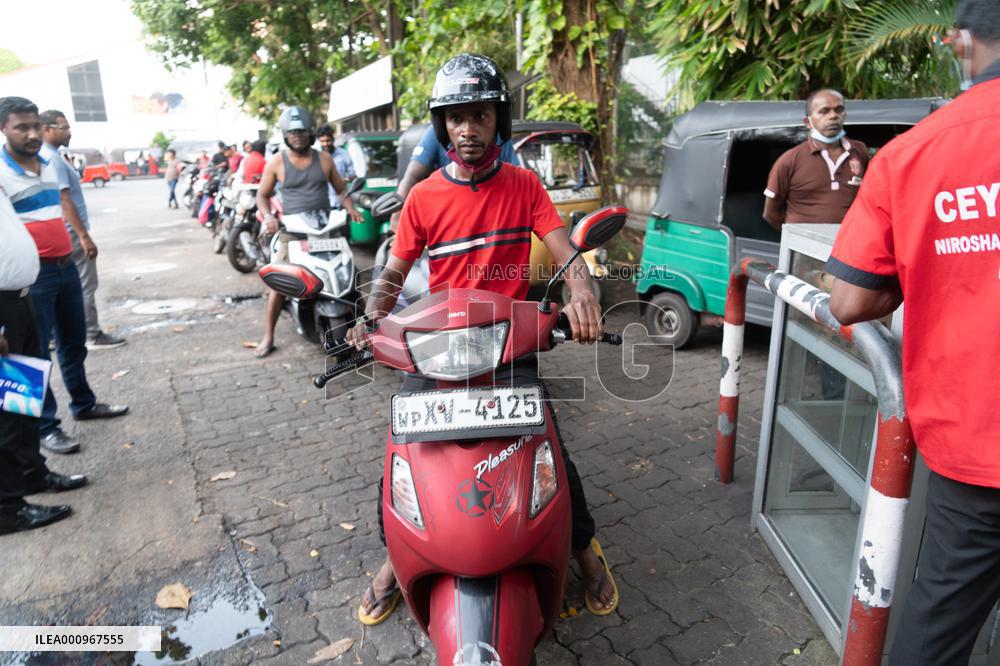 SRI LANKA-COLOMBO-FUEL-SHORTAGE