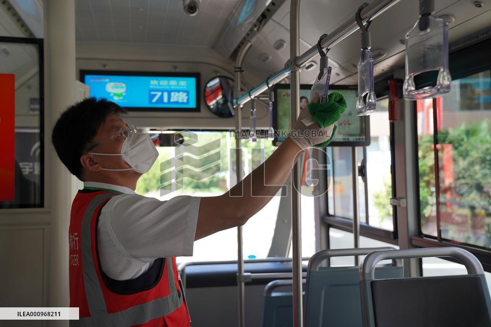CHINA-SHANGHAI-PUBLIC TRANSPORTATION-RESUMPTION (CN)