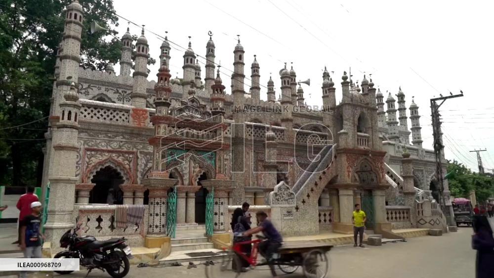 Centuries-old Bangladesh mosque made with Chinaware plate draws tourists