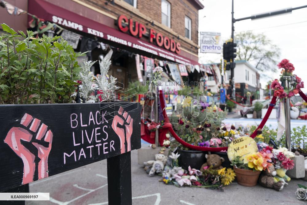 Xinhua Headlines: Two years on, U.S. still reels from George Floyd's death with no cure for racism against African Americans