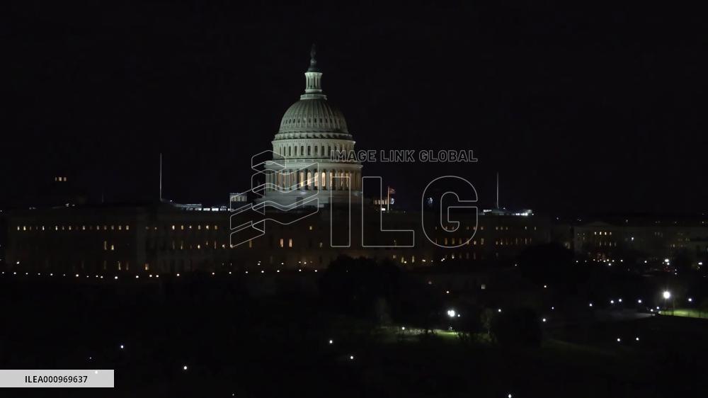 U.S. politicians call for action on gun control