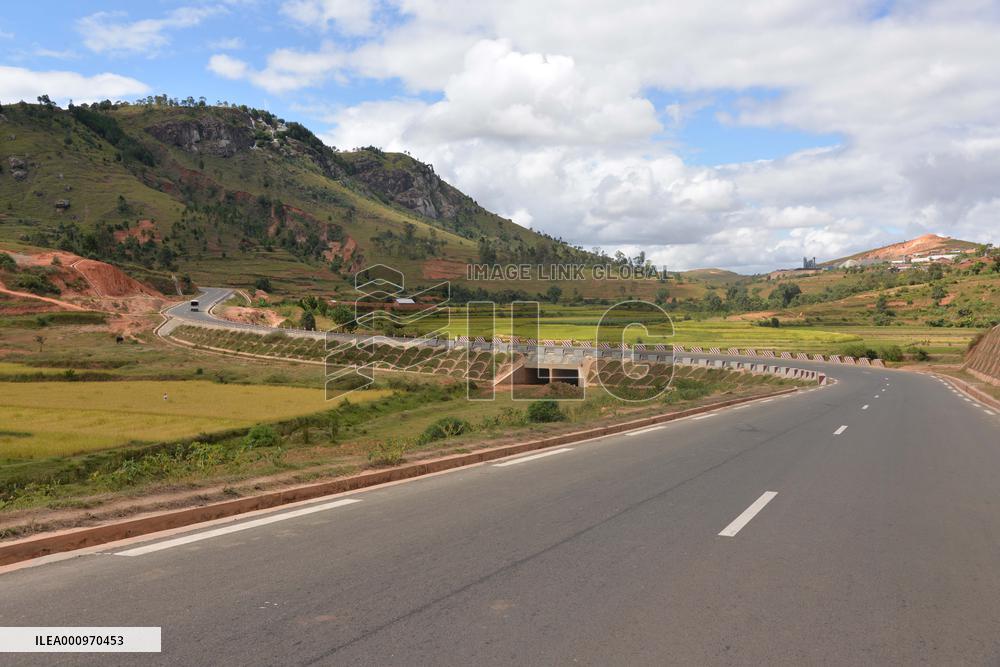 MADAGASCAR-ANTANANARIVO-ECONOMY-CHINA-BUILT-EGG ROAD
