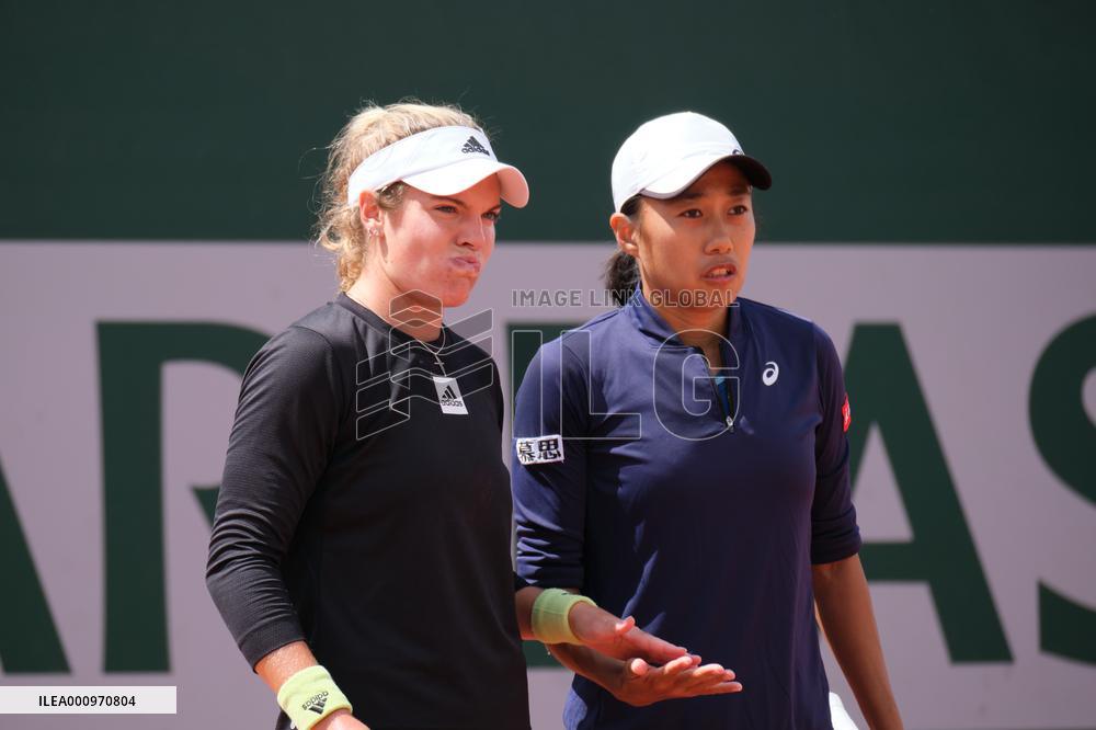 (SP)FRANCE-PARIS-TENNIS-ROLAND GARROS-FRENCH OPEN-WOMEN'S DOUBLES