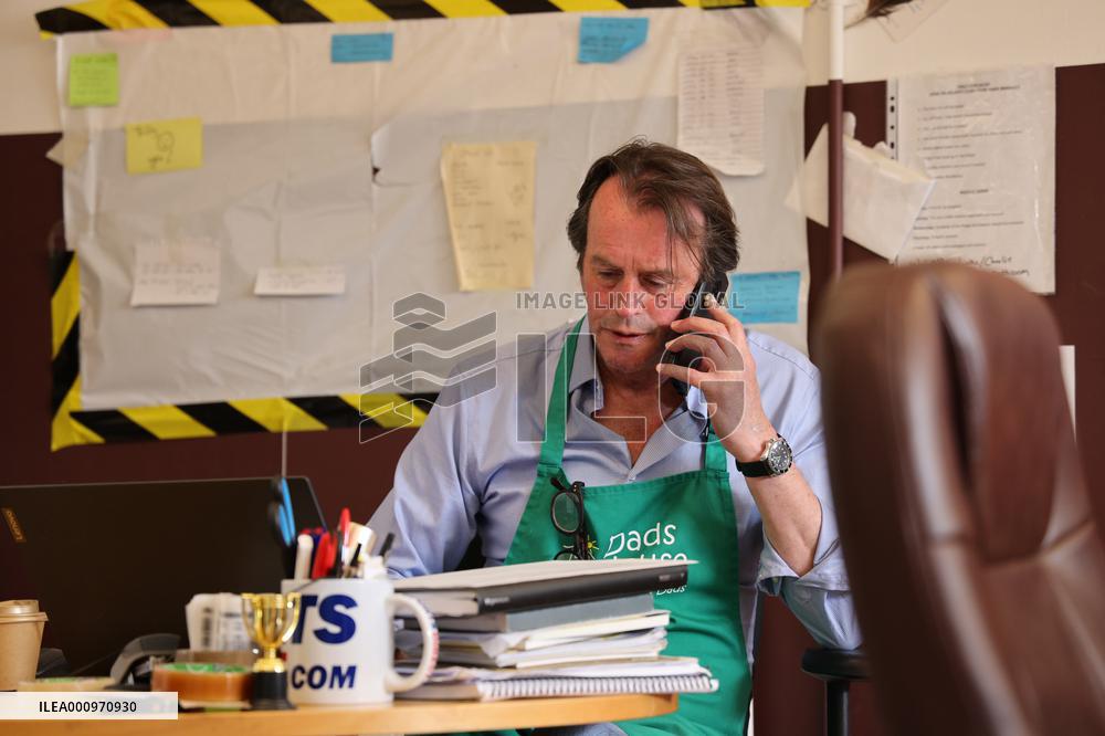 BRITAIN-LONDON-ROCKETING LIVING COSTS-FOOD BANK