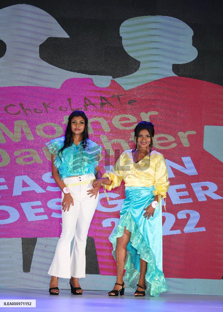 SRI LANKA-COLOMBO-FASHION SHOW-MOTHER AND DAUGHTER