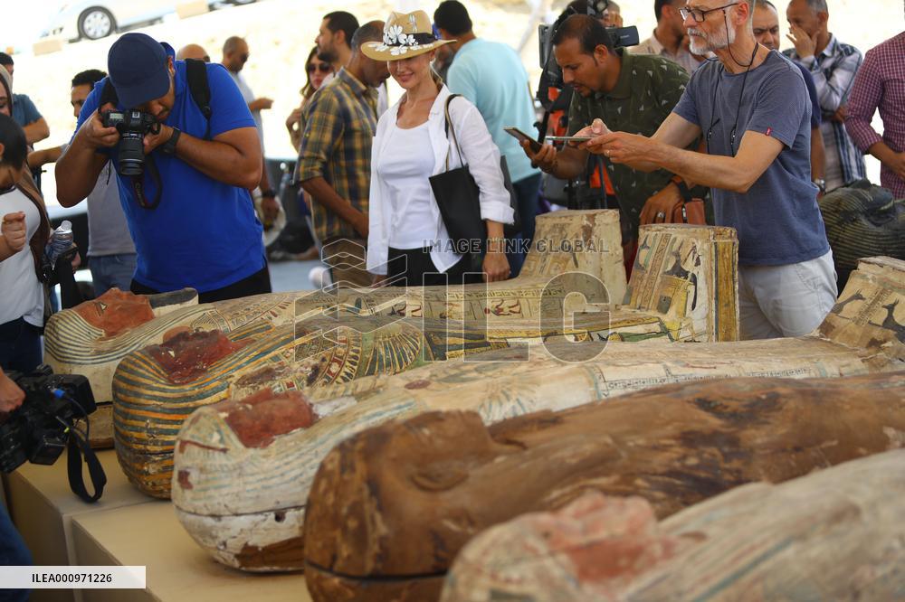 EGYPT-SAQQARA-ARCHAEOLOGY-MUMMY COFFINS-BRONZE STATUES