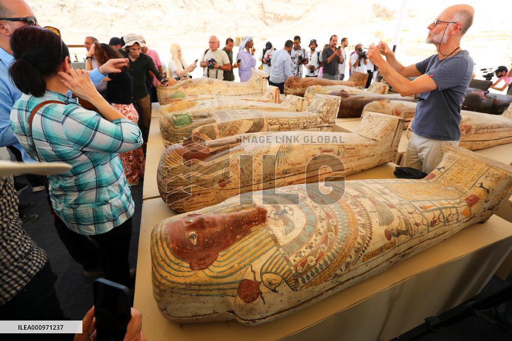 EGYPT-SAQQARA-ARCHAEOLOGY-MUMMY COFFINS-BRONZE STATUES