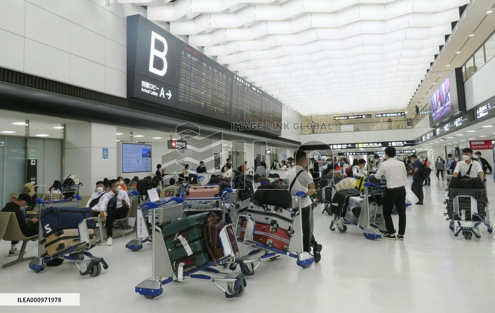 Japan expands daily arrival cap to 20,000 as COVID fears recede