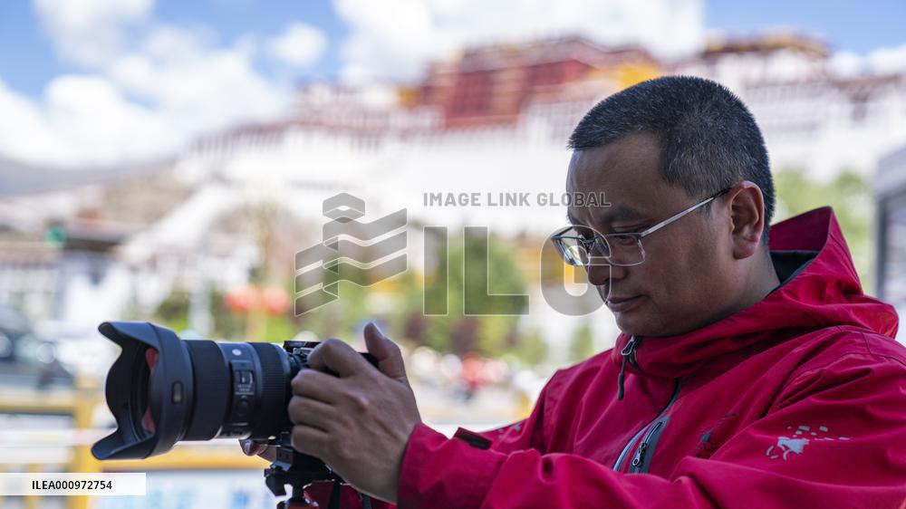 (SP)CHINA-TIBET-AMATEUR CYCLISTS-EPIC RIDE (CN)
