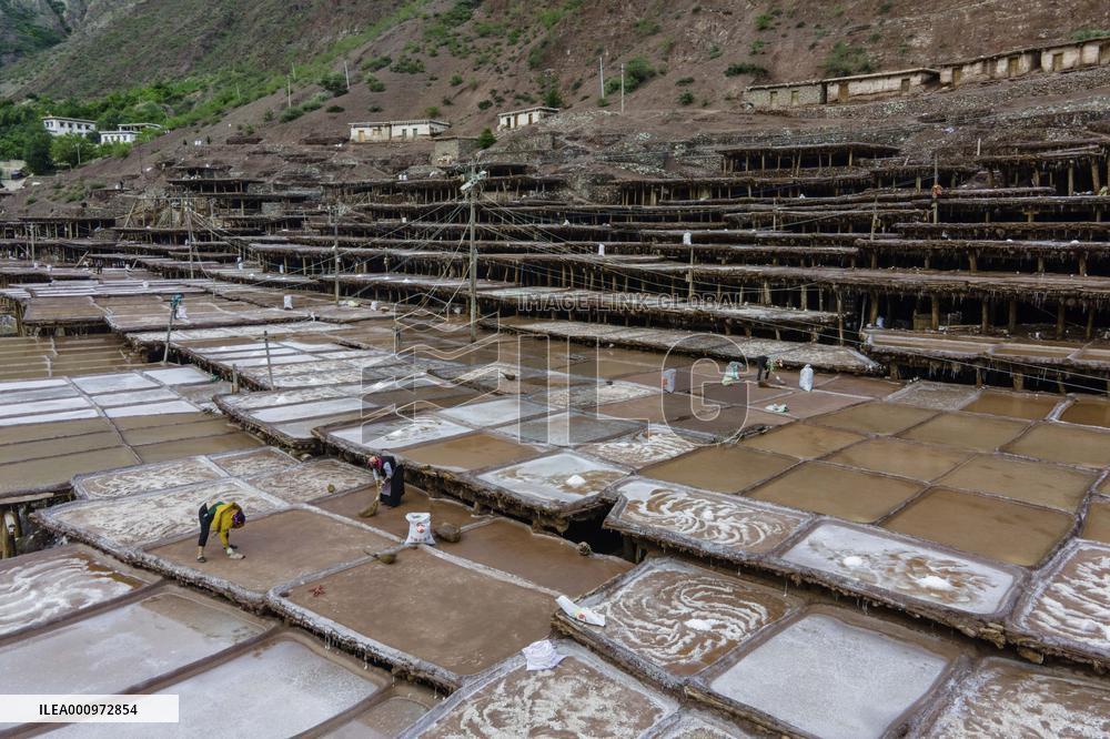 CHINA-TIBET-QAMDO-MANGKAM-SALT PAN (CN)