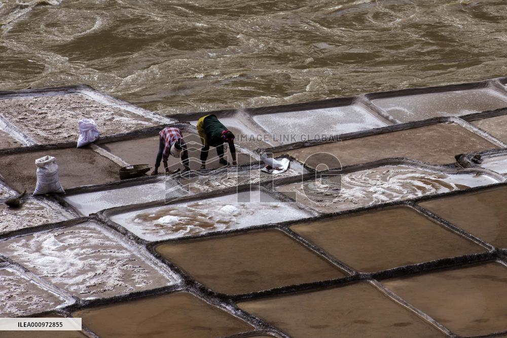 CHINA-TIBET-QAMDO-MANGKAM-SALT PAN (CN)