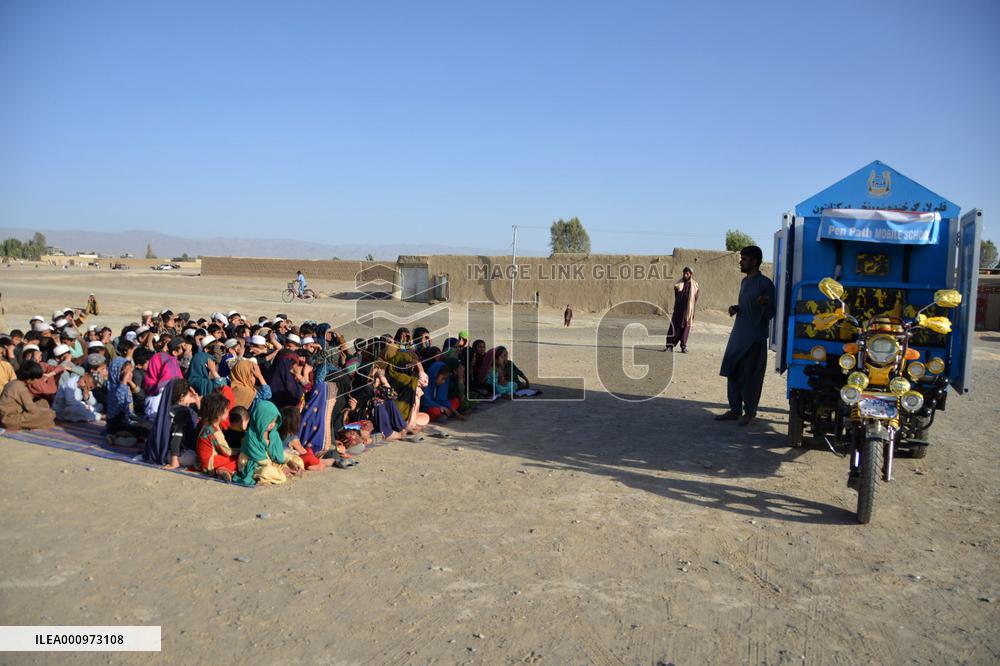 AFGHANISTAN-KANDHAR-MOBILE SCHOOL