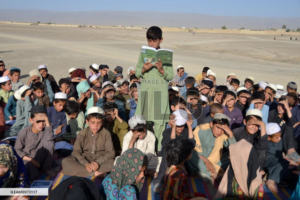 AFGHANISTAN-KANDHAR-MOBILE SCHOOL