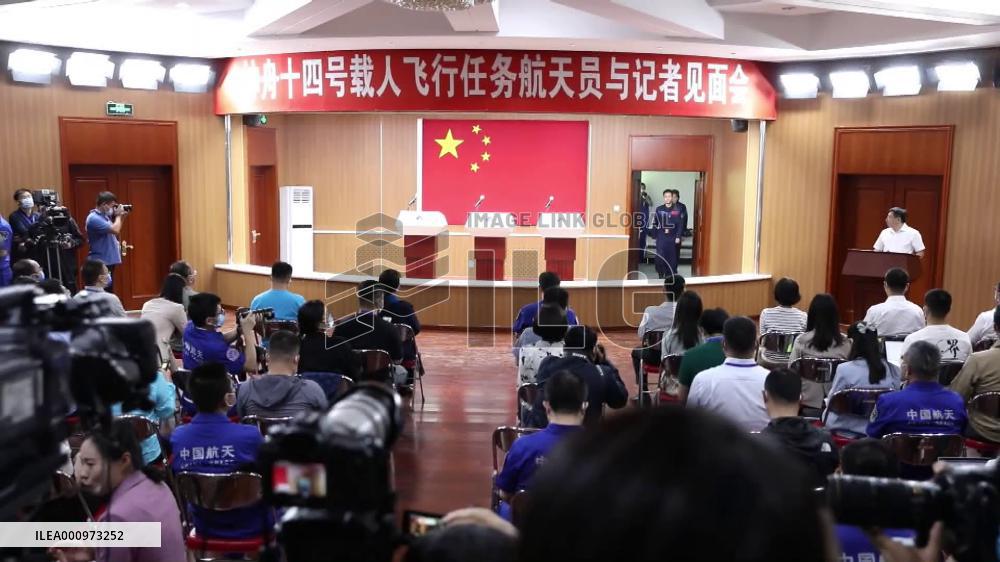 Astronauts of China's Shenzhou-14 mission meet press