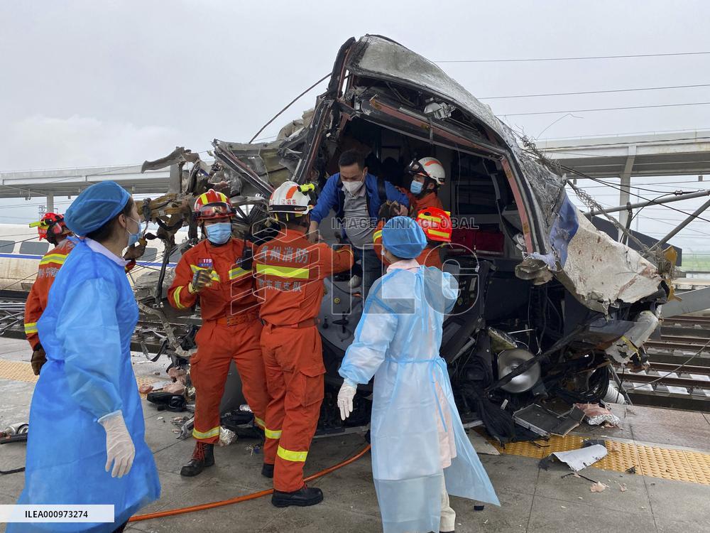 (SPOT NEWS) CHINA-GUIZHOU-TRAIN DERAIL (CN)