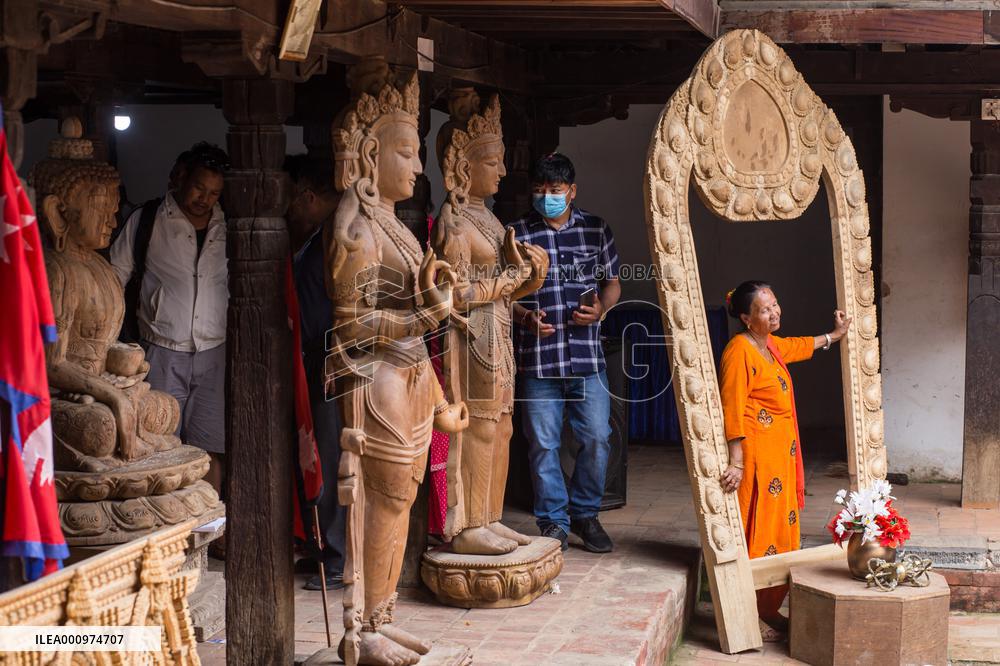 NEPAL-LALITPUR-WOOD CARVING EXHIBITION
