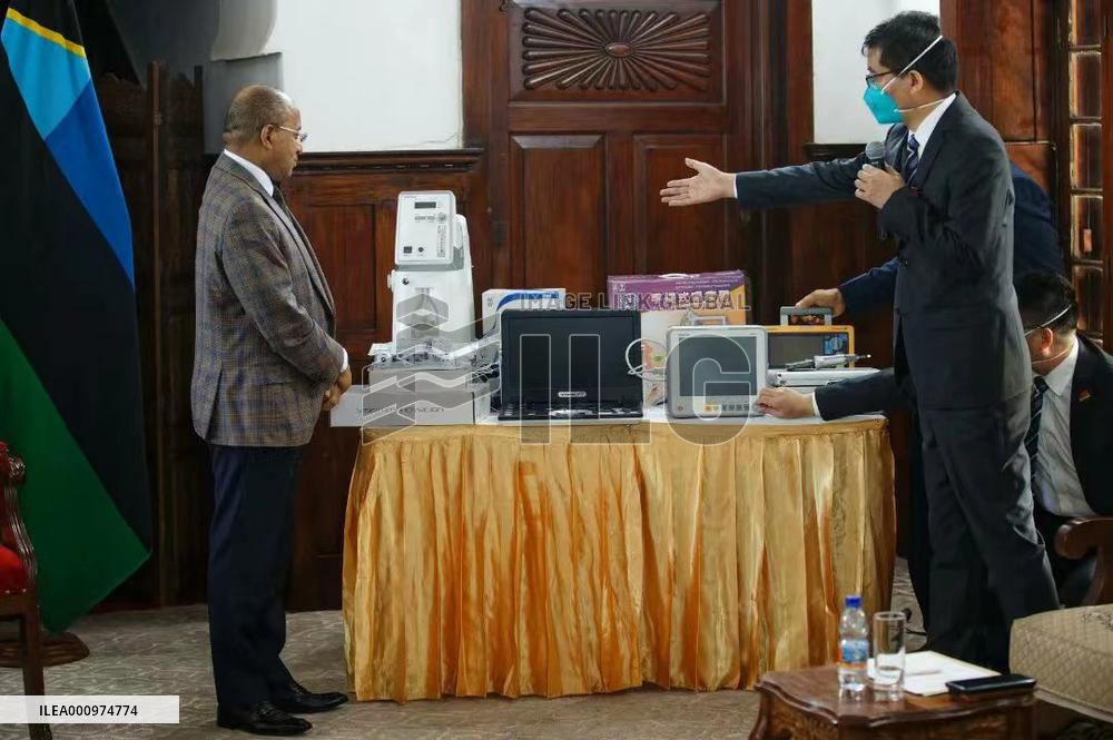 TANZANIA-ZANZIBAR-PRESIDENT-CHINESE MEDICAL TEAM-MEDICAL SUPPLIES-DONATION