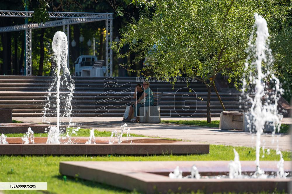 UZBEKISTAN-TASHKENT-HOT WEATHER