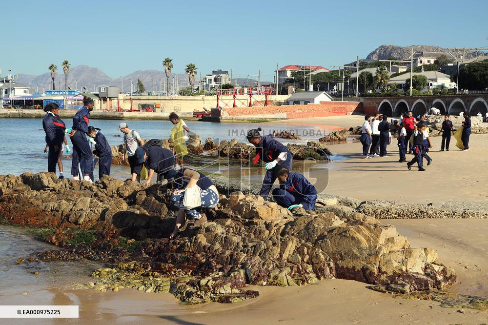 SOUTH AFRICA-CAPE TOWN-WORLD OCEANS DAY-BEACH CLEANUP
