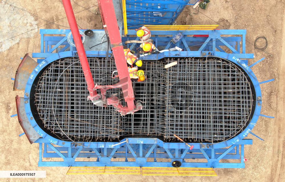 CHINA-SHAANXI-XI'AN-SHIYAN HIGH-SPEED RAILWAY-BRIDGE-CONSTRUCTION (CN)