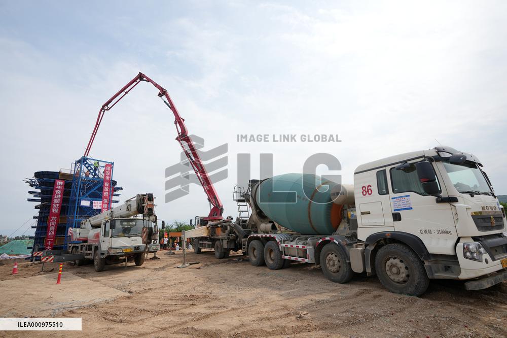 CHINA-SHAANXI-XI'AN-SHIYAN HIGH-SPEED RAILWAY-BRIDGE-CONSTRUCTION (CN)